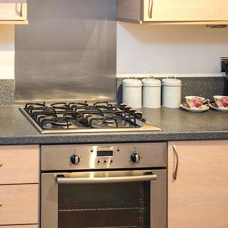 Elegant 2 Bedroom City Centre Apartment - Free Parking - Private Balcony Edimburgo Esterno foto
