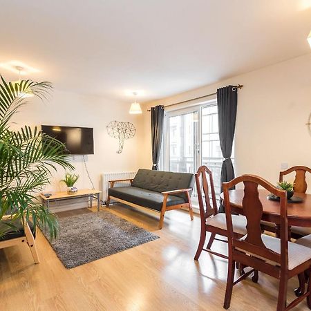 Elegant 2 Bedroom City Centre Apartment - Free Parking - Private Balcony Edimburgo Esterno foto