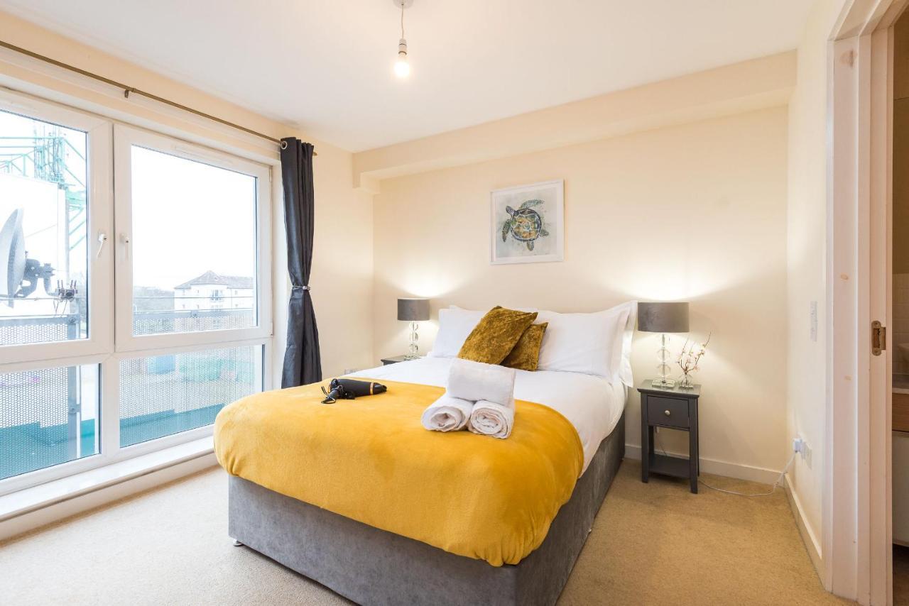 Elegant 2 Bedroom City Centre Apartment - Free Parking - Private Balcony Edimburgo Esterno foto
